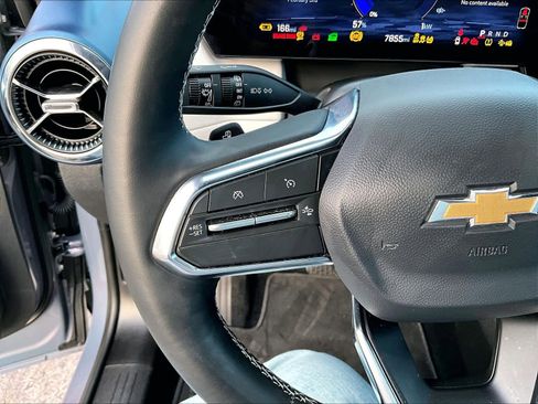 Used 2025 Chevrolet Equinox EV LT image 23