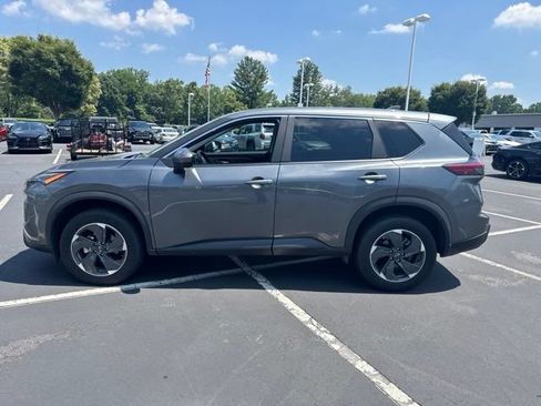 Used 2025 Nissan Rogue SV FWD image 8