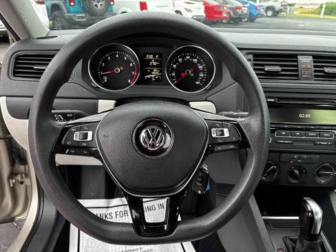 Used 2015 Volkswagen Jetta S FWD image 14