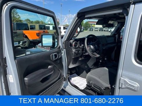 Used 2024 Jeep Wrangler Unlimited Rubicon AWD/4WD image 18