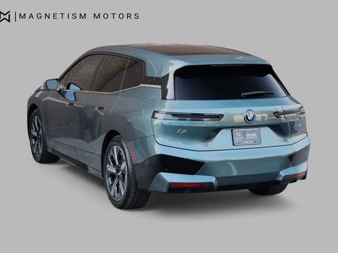 Used 2022 BMW iX xDrive50 w/ Premium Package image 7