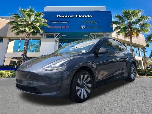 Used 2024 Tesla Model Y Long Range AWD/4WD image 9