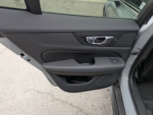 Certified 2025 Volvo V60 B5 Cross Country Plus image 30