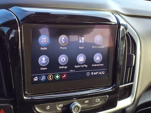 Used 2020 Chevrolet Traverse LT image 8