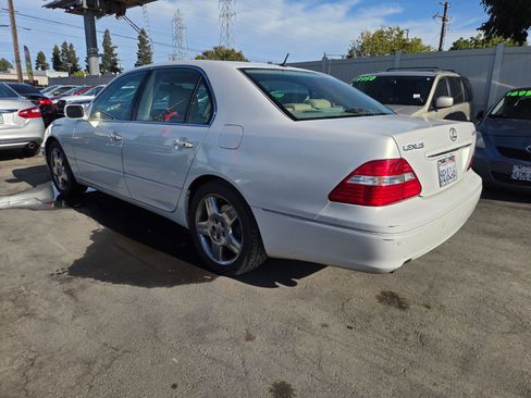 Used 2005 Lexus LS 430 RWD image 2