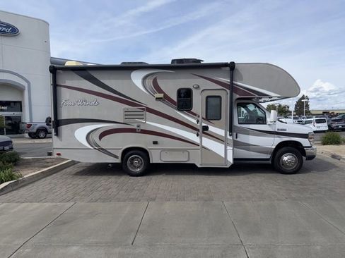 Used 2016 Ford E-450 and Econoline 450 Super Duty w/ Motorhome Prep Package image 2