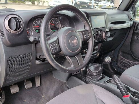 Used 2018 Jeep Wrangler Sport AWD/4WD image 10