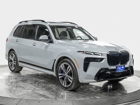 Used 2023 BMW X7 xDrive40i w/ M Sport Package image 9