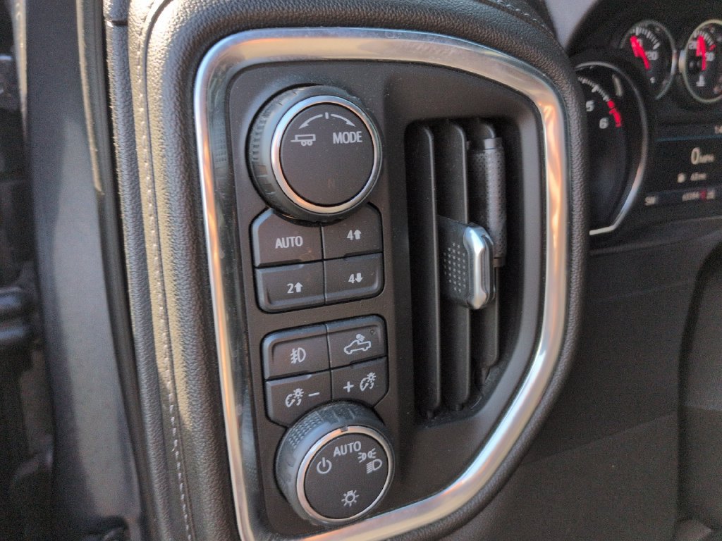 Used 2020 Chevrolet Silverado 1500 RST AWD/4WD image 23