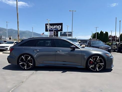 Used 2022 Audi RS 6 w/ Executive Package AWD/4WD image 3
