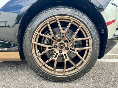 Used 2024 Lamborghini Huracan Sterrato image 24