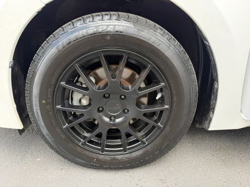 Used 2014 Toyota Corolla LE FWD image 27
