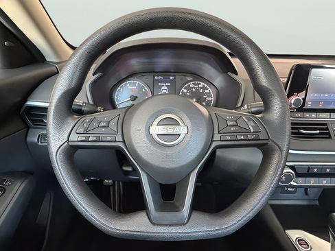 Used 2023 Nissan Altima 2.5 S FWD image 12