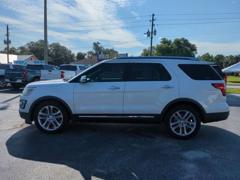 Used 2017 Ford Explorer Limited w/ Equipment Group 301A FWD image 7