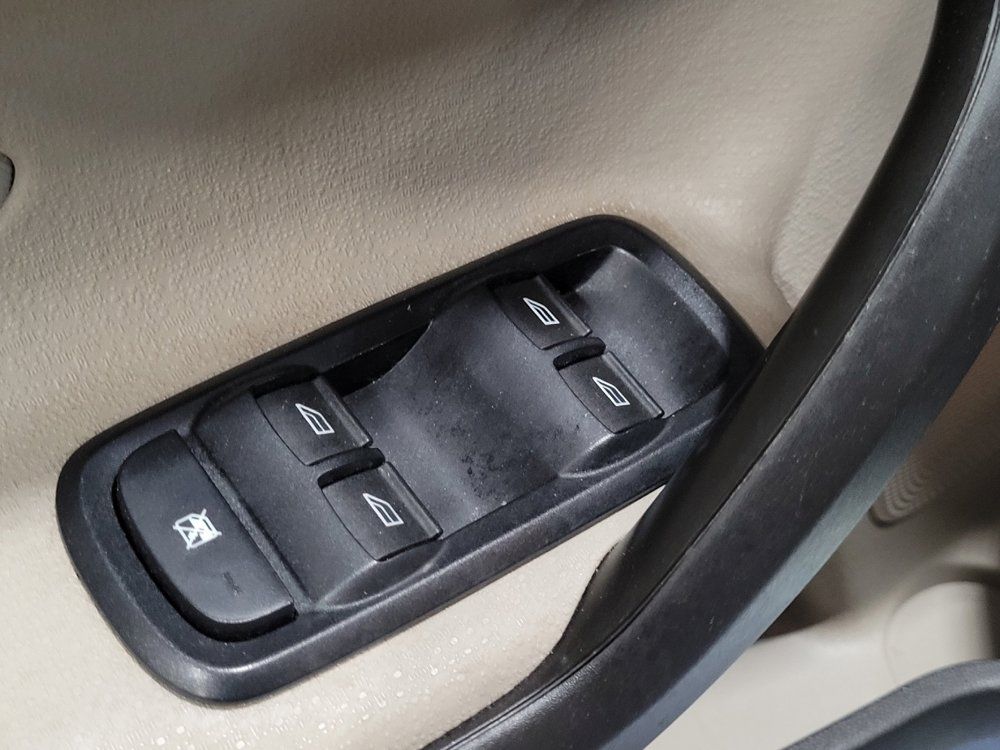 Used 2018 Ford Fiesta SE w/ Cold Weather Package FWD image 27