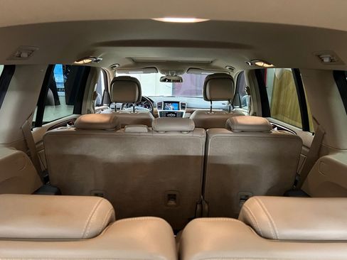 Used 2015 Mercedes-Benz GL 550 4MATIC image 16