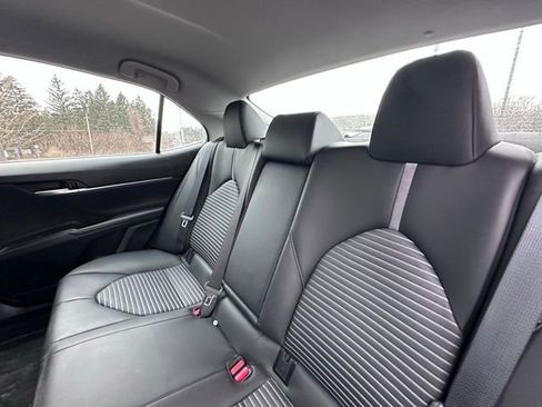 Used 2024 Toyota Camry SE w/ Cold Weather Package image 10