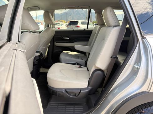 Used 2026 Toyota Grand Highlander AWD image 25