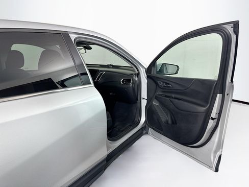 Used 2019 Chevrolet Equinox LT FWD image 31