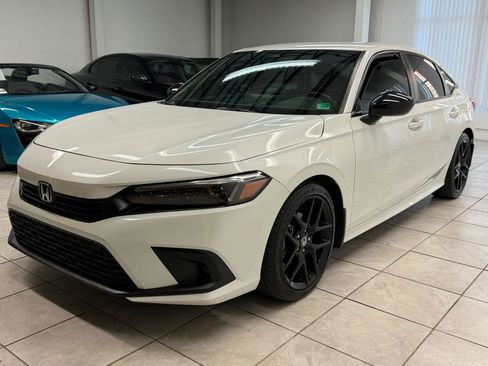 Used 2024 Honda Civic Sport image 3