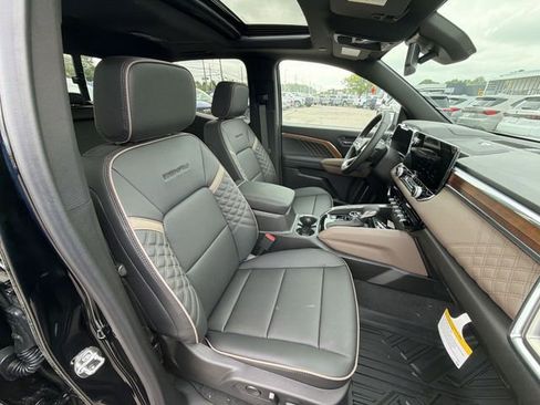 New 2026 GMC Canyon Denali w/ LPO, Denali Black Edition AWD/4WD image 23