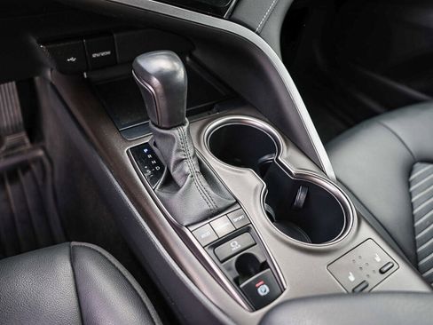 Used 2023 Toyota Camry SE w/ Cold Weather Package image 11