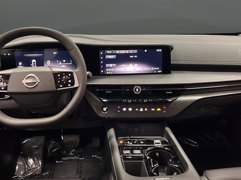 Used 2025 Nissan Murano SV AWD/4WD image 11