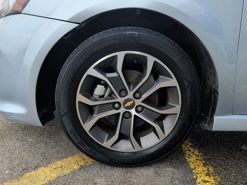 Used 2017 Chevrolet Sonic LT image 4