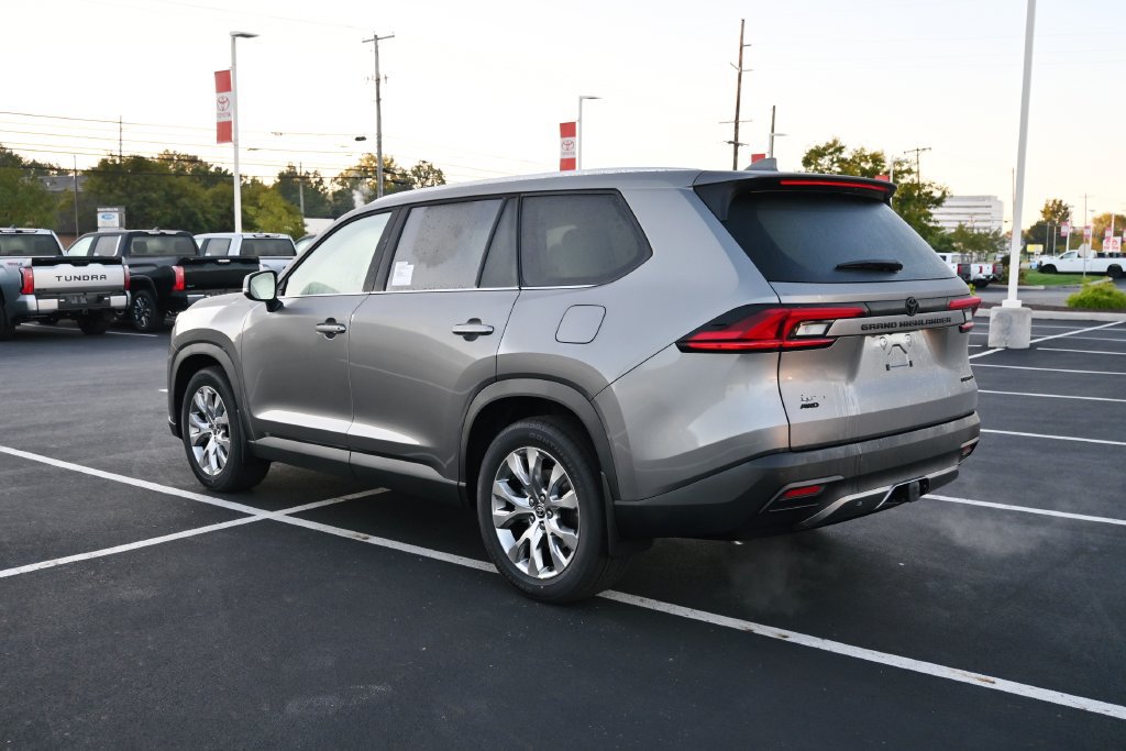 New 2026 Toyota Grand Highlander AWD image 5