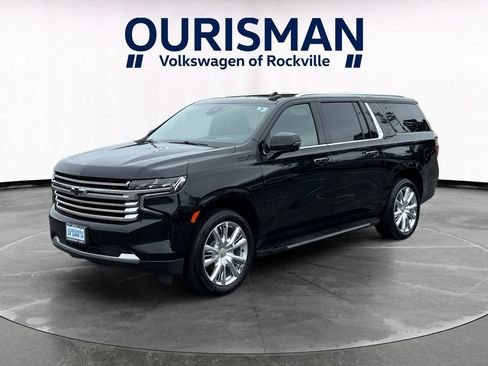 Used 2024 Chevrolet Suburban High Country w/ Max Trailering Package AWD/4WD image 2