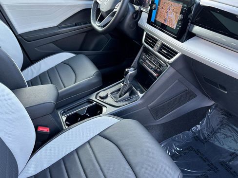 New 2026 Volkswagen Taos SEL image 15