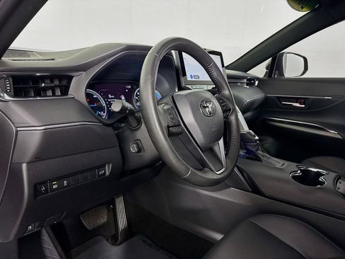 Used 2024 Toyota Venza Nightshade image 12