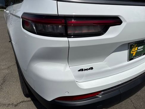New 2026 Jeep Grand Cherokee L 4WD image 12