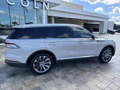 Certified 2025 Lincoln Aviator Premiere image 2