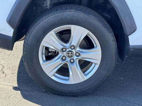 Used 2021 Toyota RAV4 LE image 19