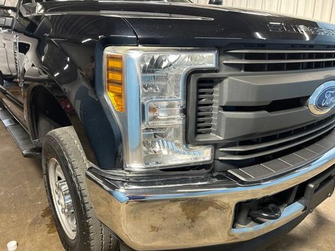 Used 2018 Ford F250 XL w/ Power Equipment Group AWD/4WD image 2