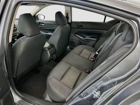 Used 2025 Nissan Altima 2.5 SV FWD image 28
