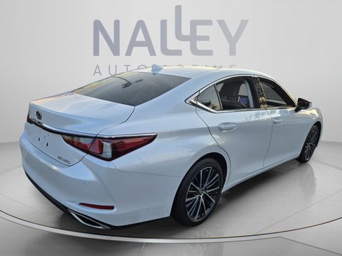 Certified 2024 Lexus ES 350 w/ Premium Package FWD image 4
