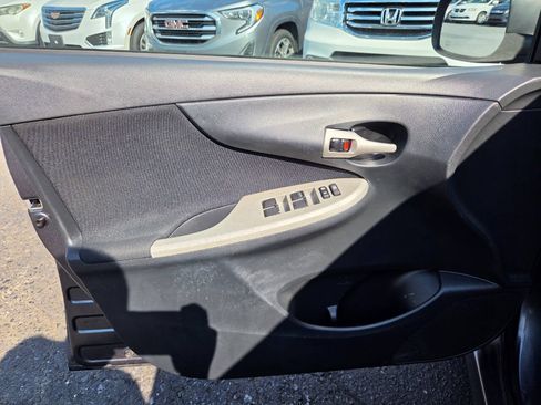 Used 2012 Toyota Corolla S FWD image 11