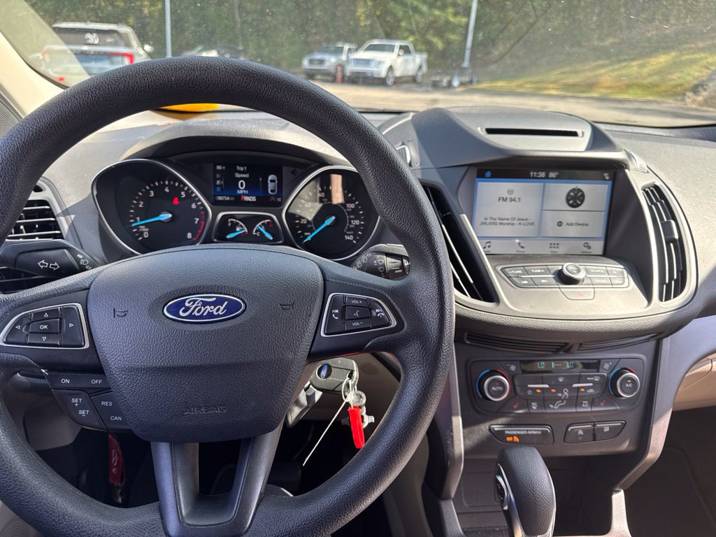 Used 2018 Ford Escape SE w/ SE Sync 3 Package FWD image 11