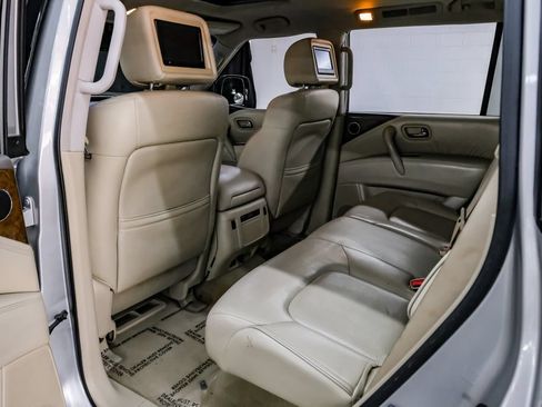 Used 2016 INFINITI QX80 2WD w/ Driver's Assistance Package image 52