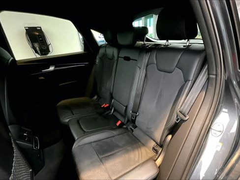 Used 2023 Audi SQ5 Prestige w/ Prestige Package image 20