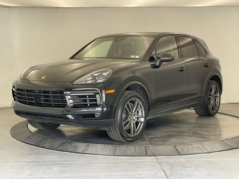 Certified 2023 Porsche Cayenne S Platinum AWD/4WD image 1
