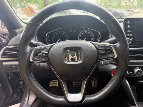 Used 2018 Honda Accord Sport image 16