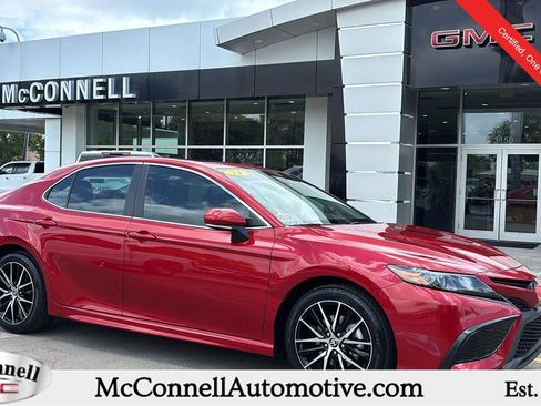 Used 2024 Toyota Camry SE FWD image 1
