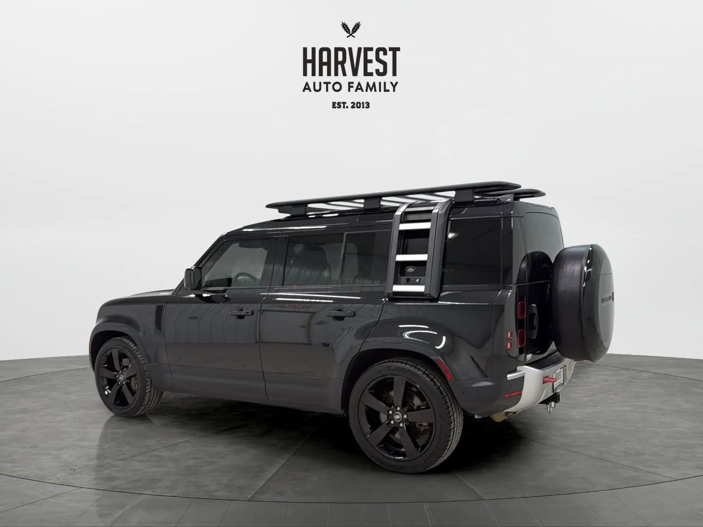 Used 2023 Land Rover Defender 110 SE AWD/4WD image 3