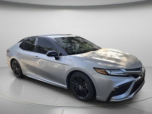 Used 2021 Toyota Camry XSE w/ Navigation Package FWD image 4
