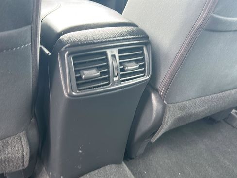 Used 2019 Nissan Rogue S AWD/4WD image 20
