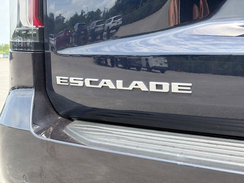 Used 2023 Cadillac Escalade ESV Sport w/ Touring Package AWD/4WD image 11
