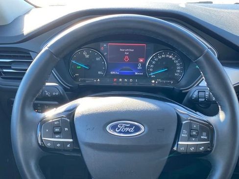 Used 2022 Ford Escape SEL image 9